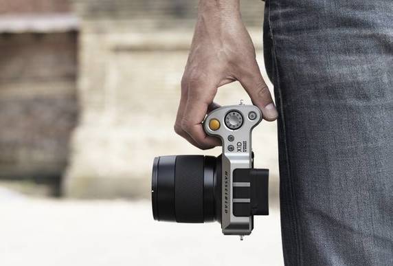 Hasselblad X1D: nuova mirrorless medio formato da 9000$