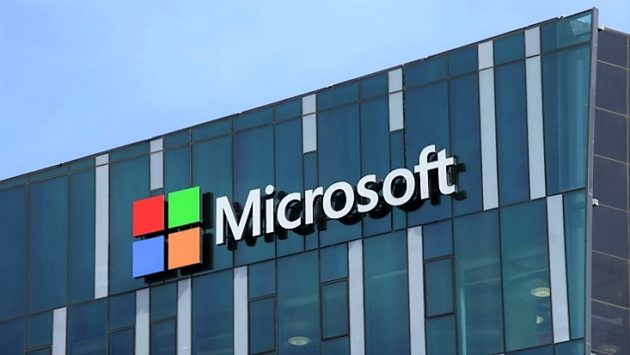 Microsoft a lavoro su un dispositivo con proiettore touch?