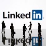 LinkedIn cambia look e introduce le chat in tempo reale nella versione desktop