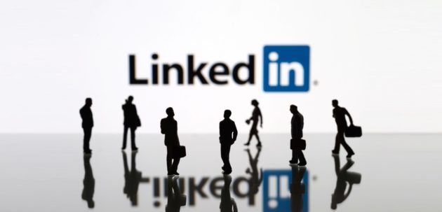 LinkedIn cambia look e introduce le chat in tempo reale nella versione desktop