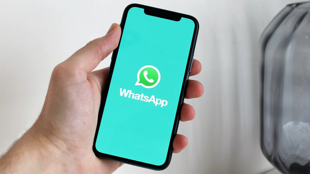 WhatsApp continua a lavorare sui messaggi vocali