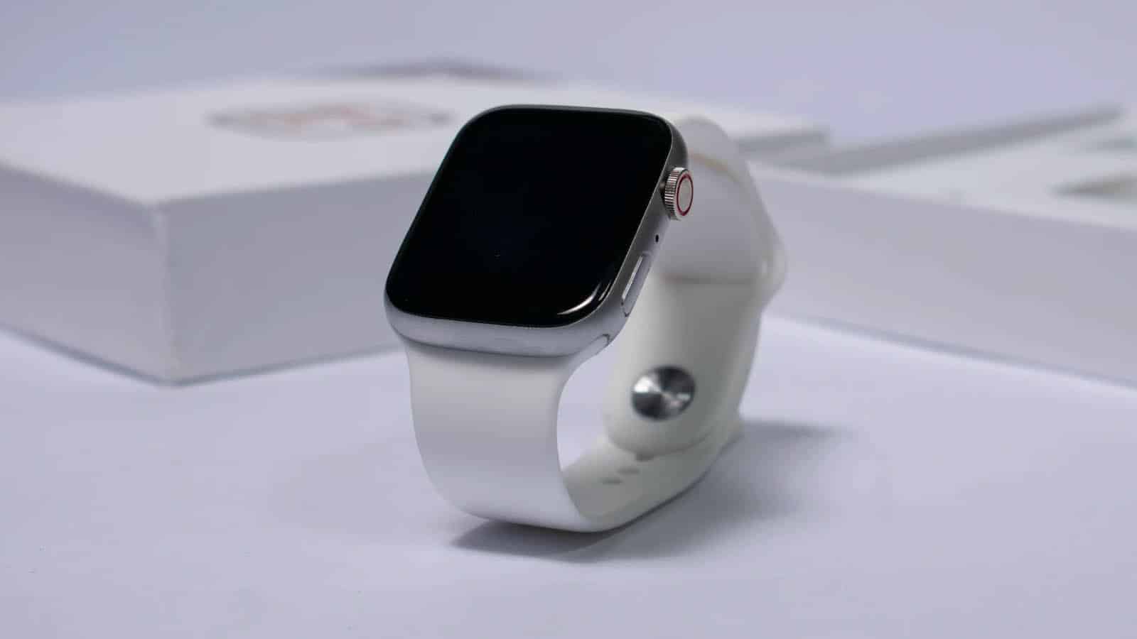 Apple Watch con fotocamera nella cassa: c'è già il brevetto